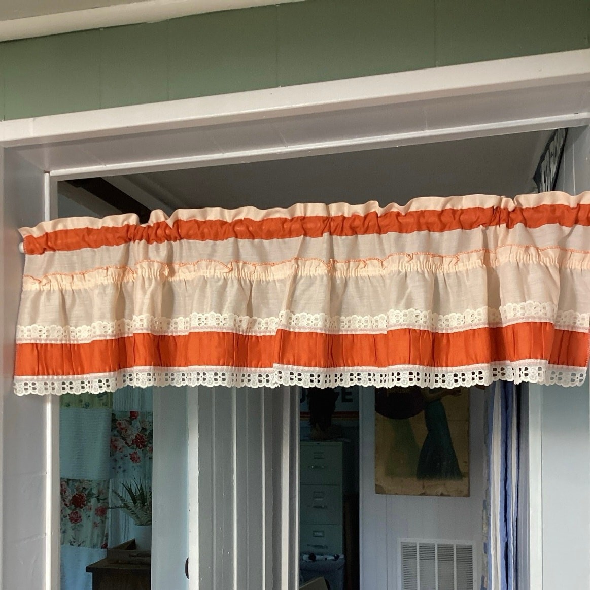 Vintage Curtain Valance Orange Peach White Ruffles Cottage Scalloped 80’s
