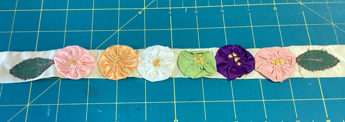Yo Yo Vintage Curtain Tiebacks Satin Flowers French Knot Centers Embroidery Set