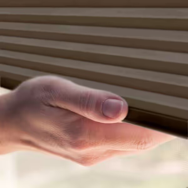 HDC Cordless Blackout Cellular 23″ W x 72″ L Shade in Mocha, NEW