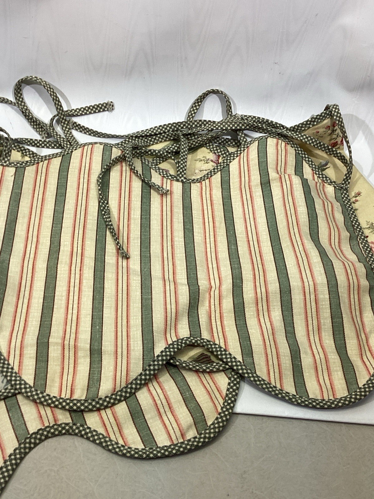 2 Waverly Devon Tie Top Valance Floral & Gingham 78”W 17″ L Dbl Scalloped RARE