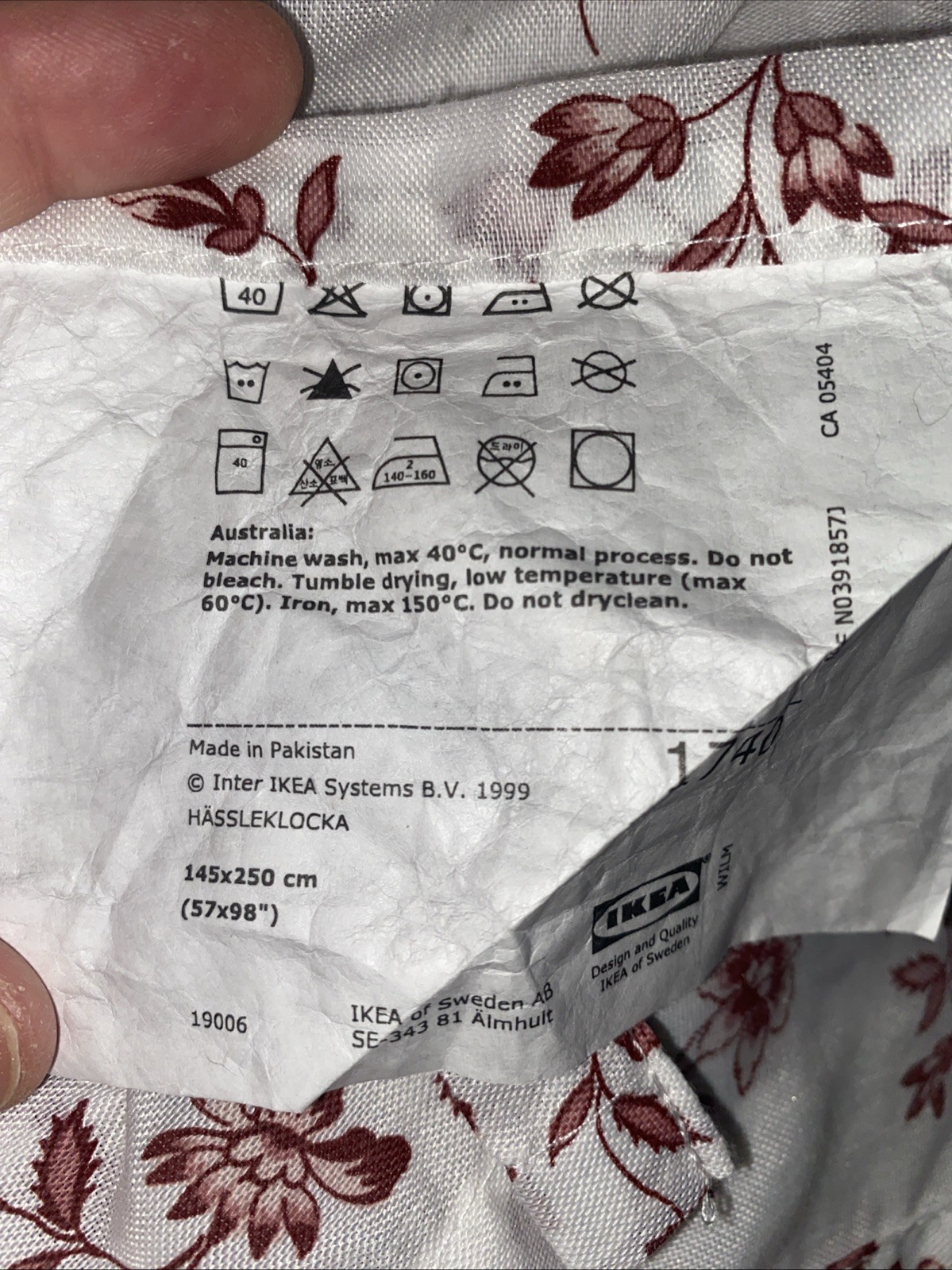 IKEA Hassleklocka RED & WHITE floral (2) tie-top UNLINED DRAPERY PANELS 57 X 98