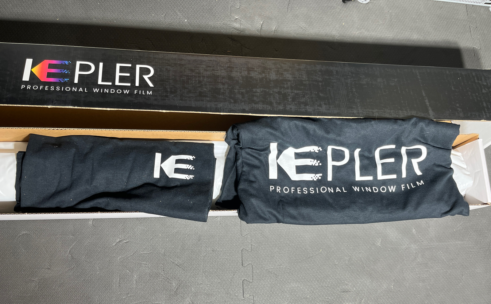 Kepler 60″x100FT Chrome Reflective Silver 22% Professional Window Film + Shirts
