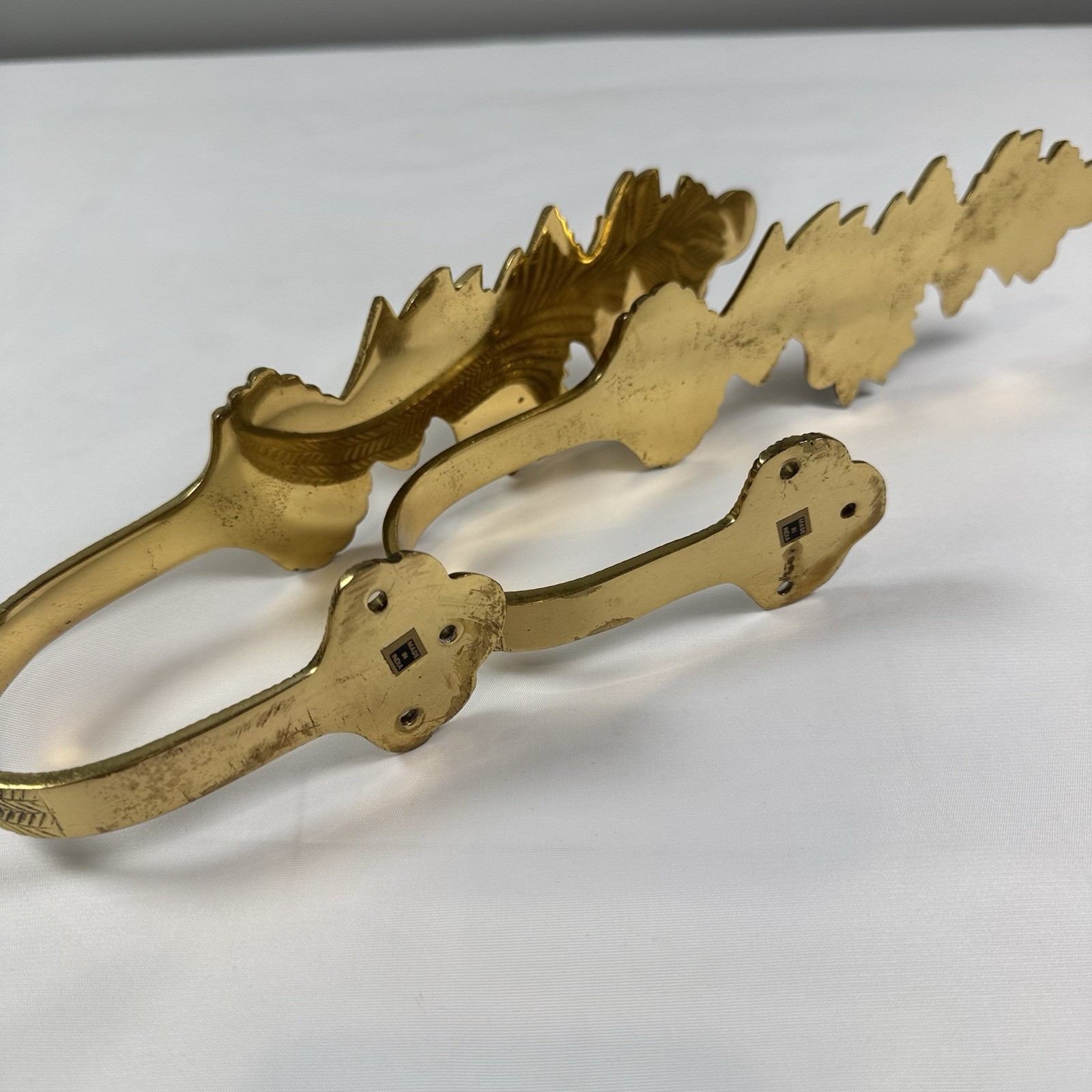 2 Curtain Tie Backs Vtg Solid Brass Drapery Holdback Leaf Floral Feather