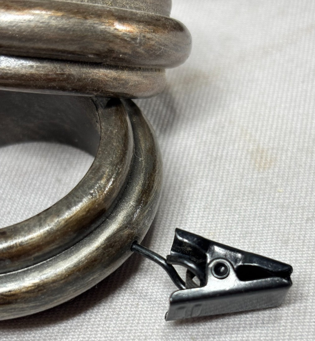 Set of 28 Café Curtain Rod Clip Rings – inside dia. for rod is 1.25″ – RESIN