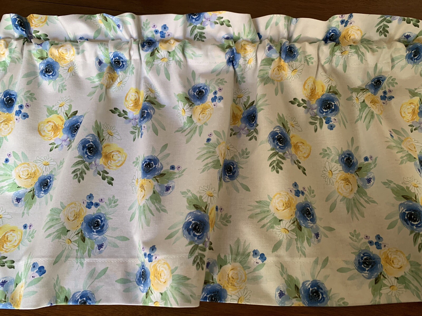 Classic Cottage, Country Valance with Yellow and Blue Roses. new handmade