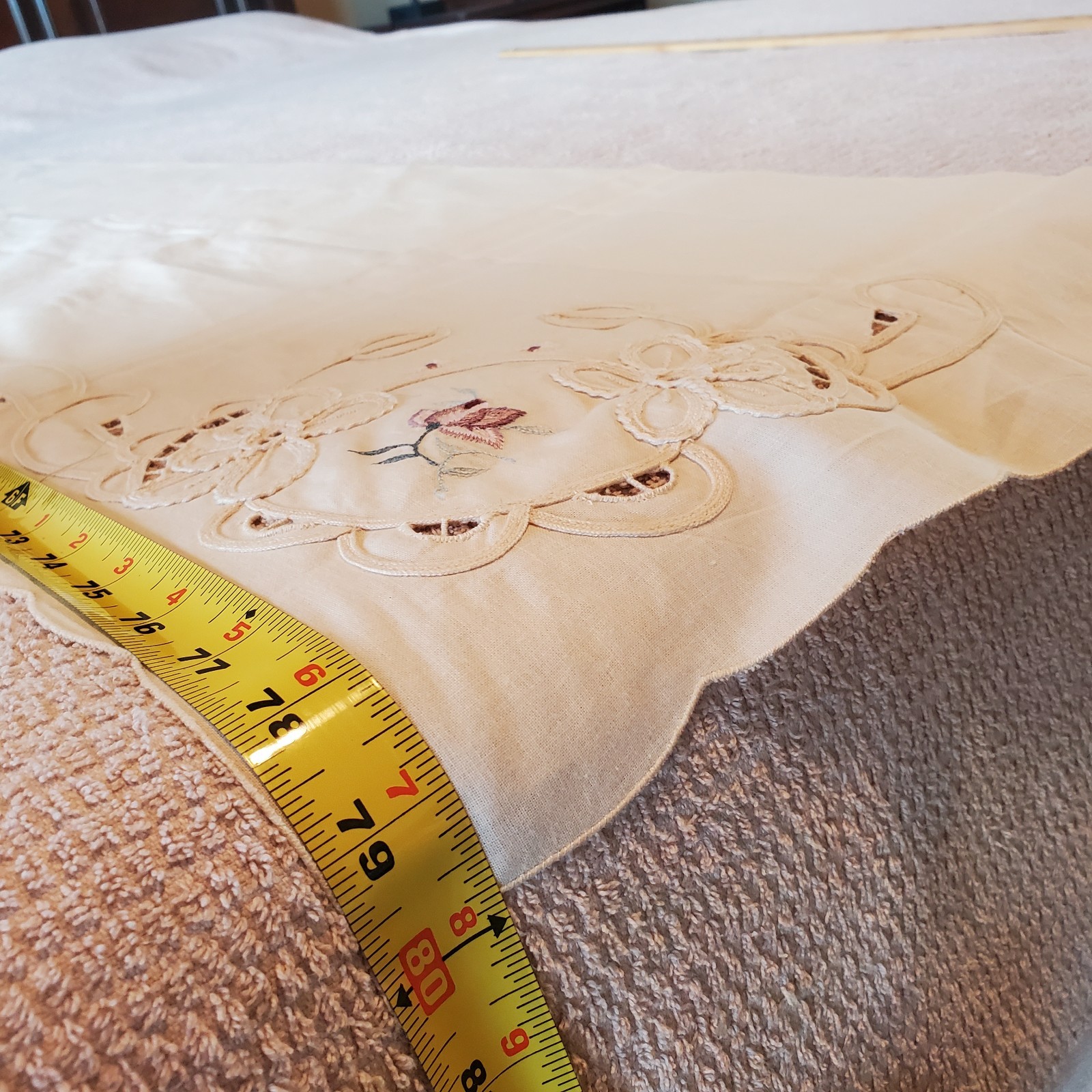Embroidered floral valance curtain 14.5x 80 Beige w/Purple Embroided Flowers Vtg