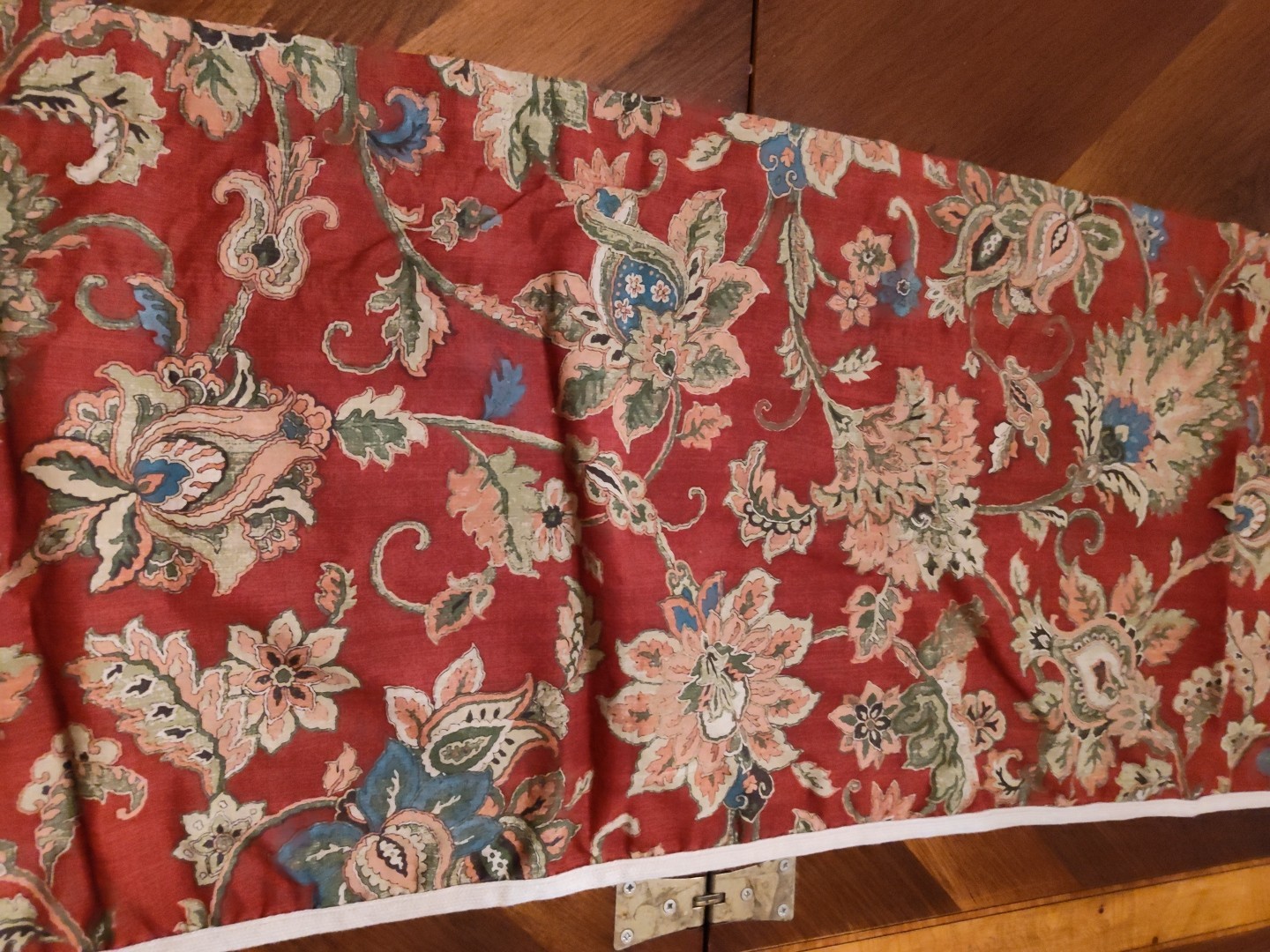 Ralph Lauren Chaps Annabelle Valance Curtain Red Floral 76″ x 18″ Tan Woven Trim