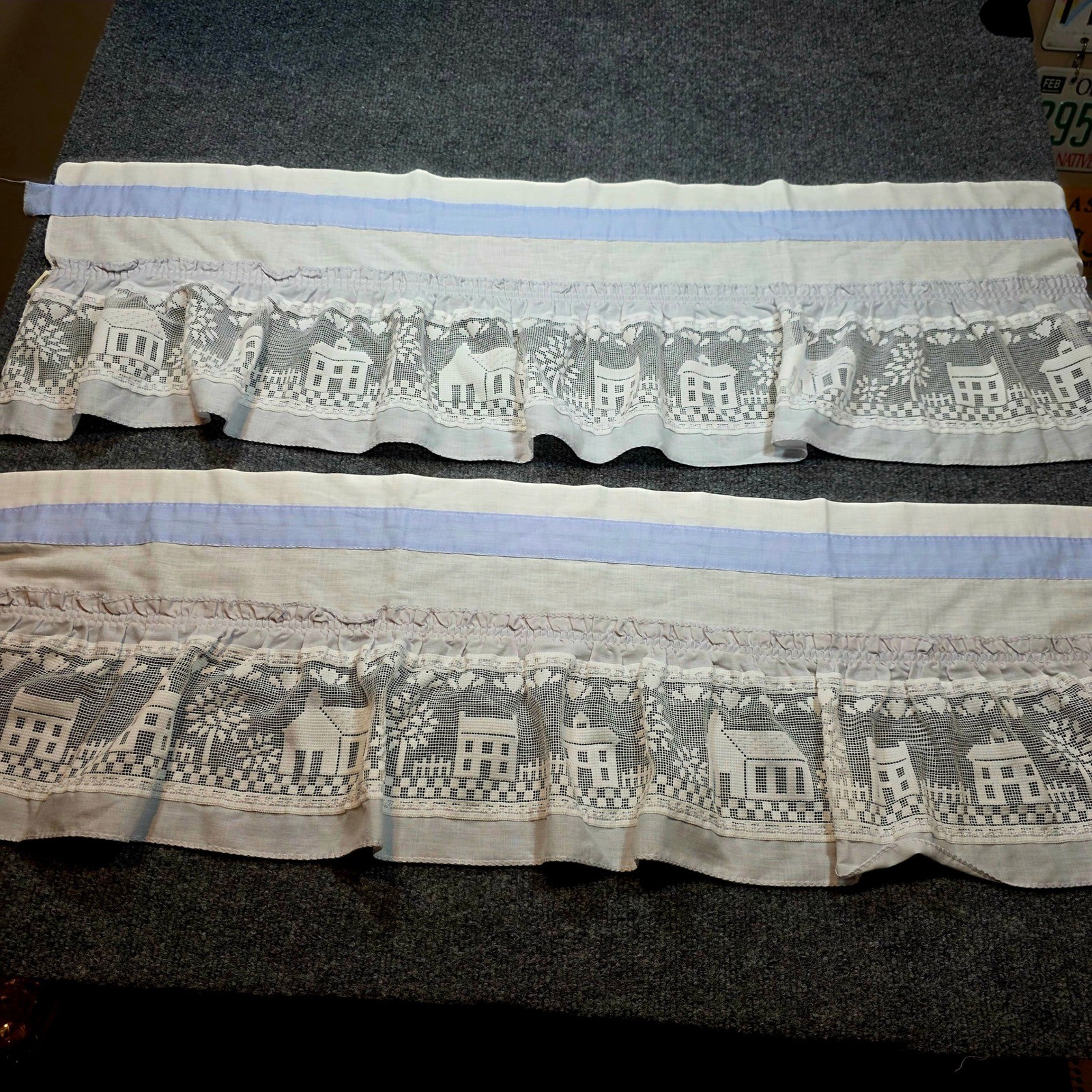 Vintage Set of 2 Country Cottage Lace Ruffled Curtain Valances Blue White USA