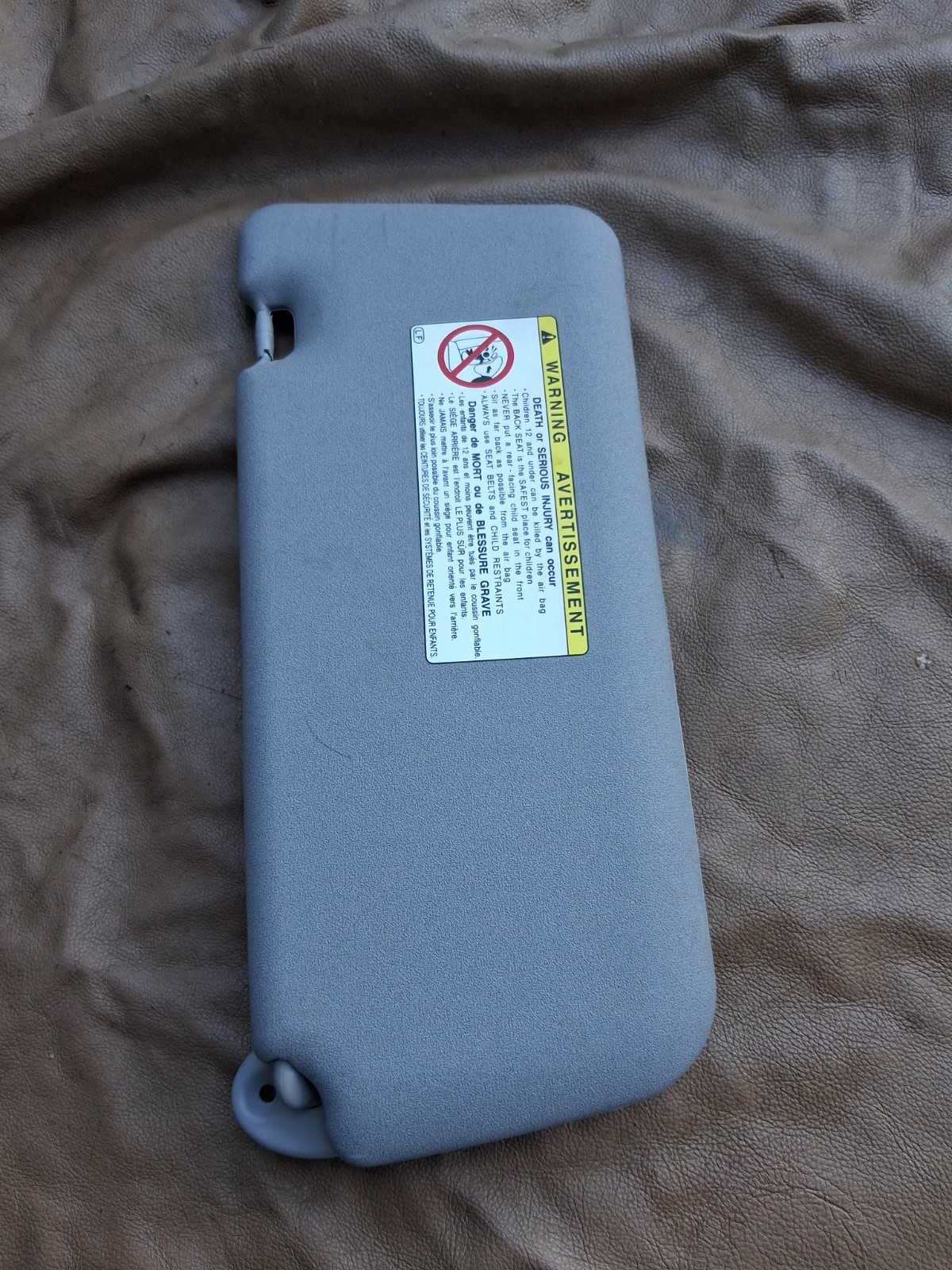 Right Passenger Side Sun Visor with RAV4 2004-2005 Right Passenger Side W/light
