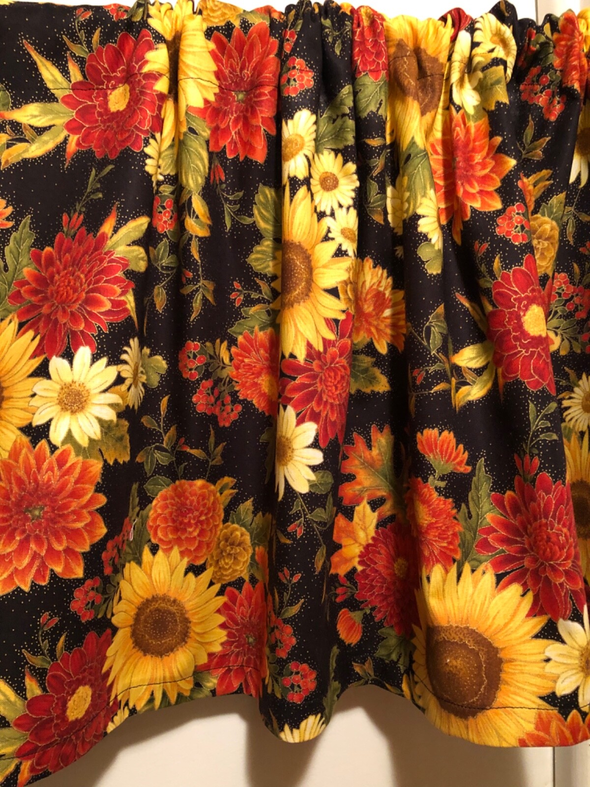 Handmade SUNFLOWER Valance, 41 X 15 INCHES