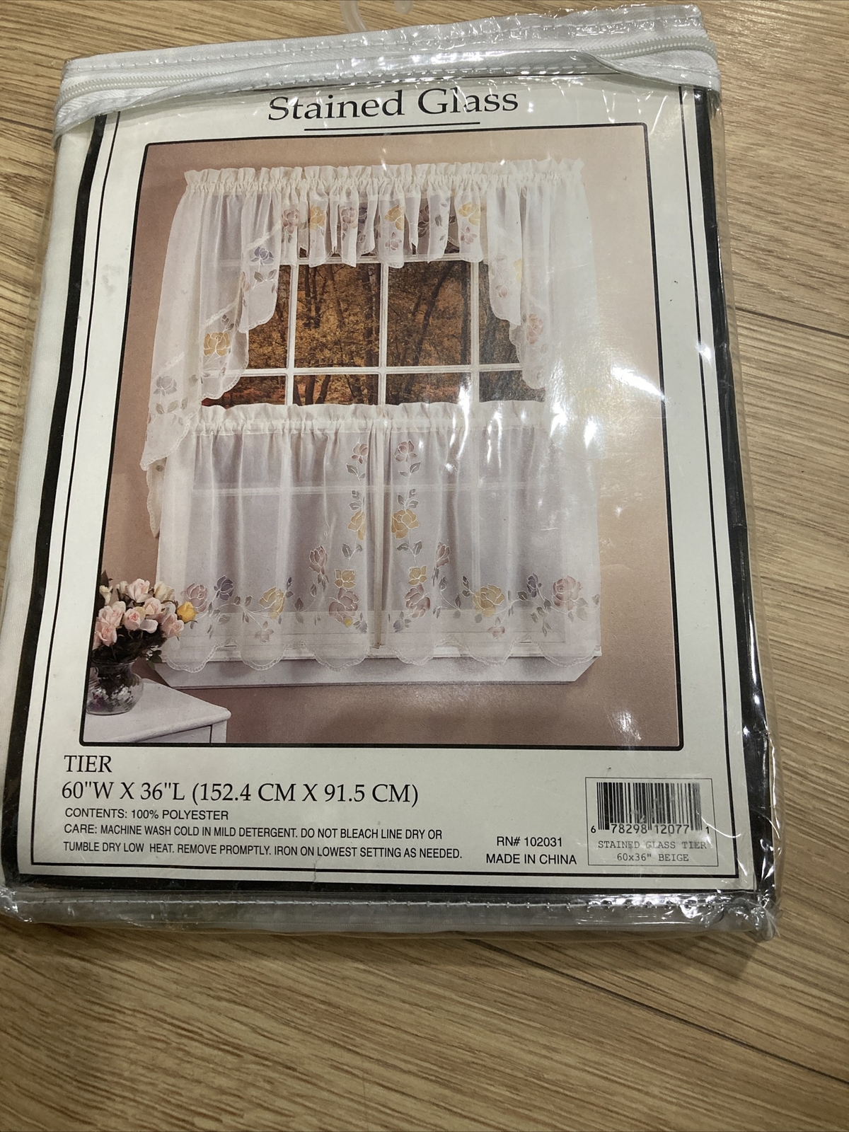 Stained Glass Embroidery Floral Pattern Tier 60”W x36”L New