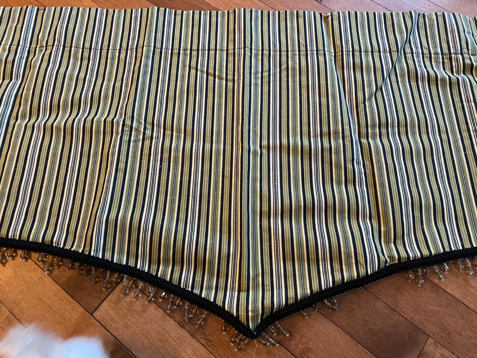 Pair of Scalloped Valance Curtains with Beaded Trim, Black and Green Curtains