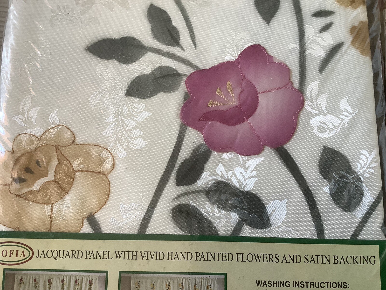 RT Designer Collection Jacquard Panel Embroidered With Flowers 60×90