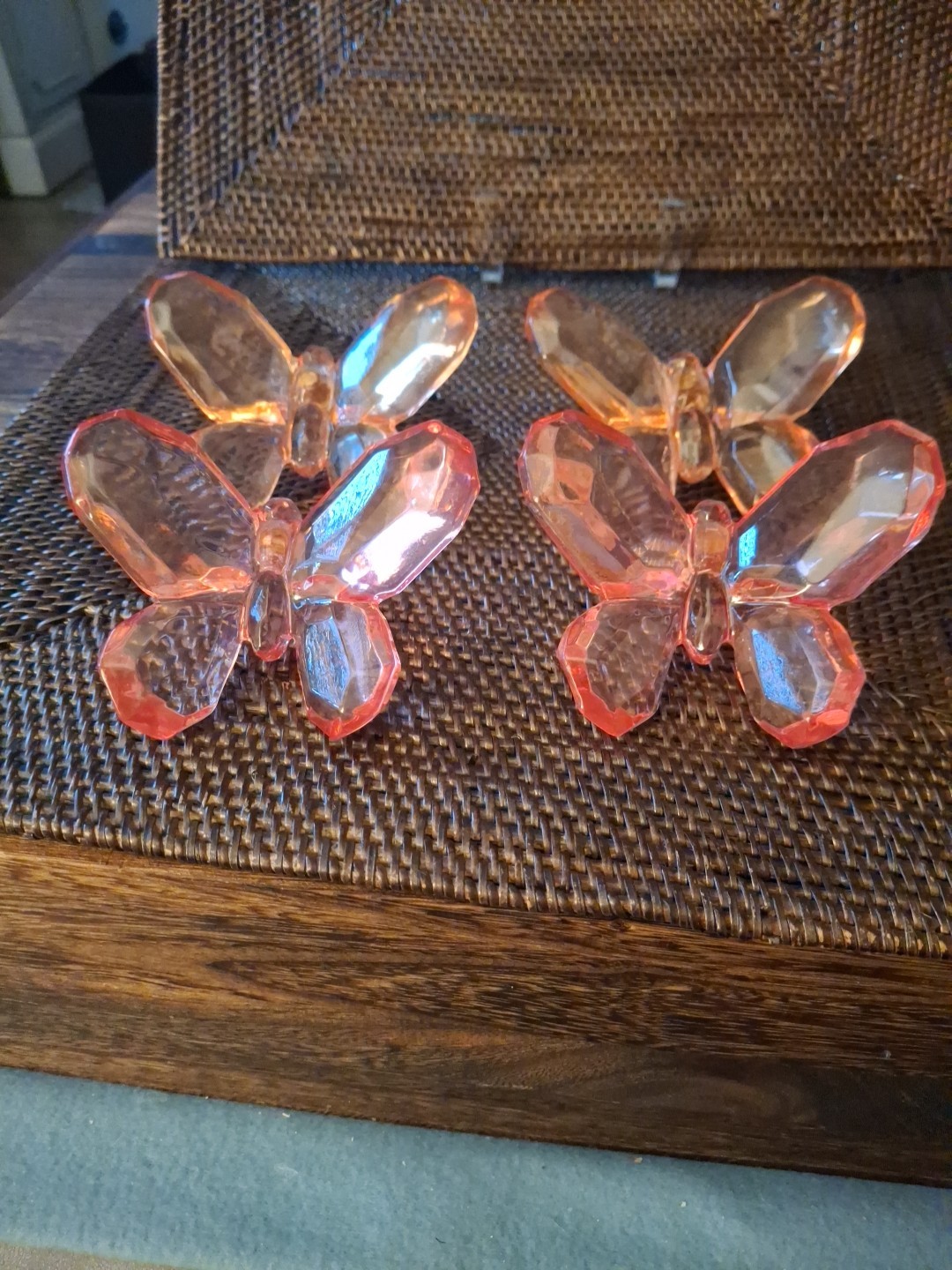 Pottery Barn 2 Pink And 2 Peach Crystal Butterfly Curtain Rod Finials 2 Pair