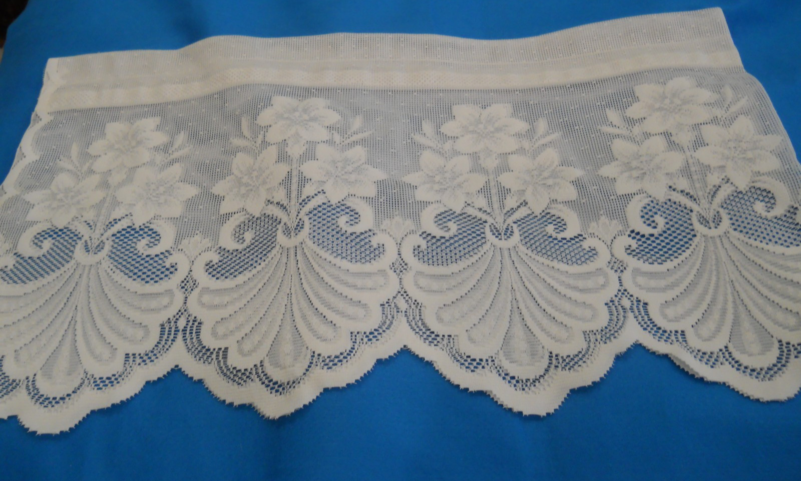 Lace Scalloped Valance ~ 60 in X 18 in ~ White