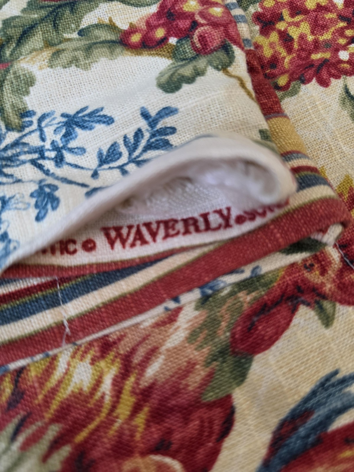 Waverly  “Saison de Printemps” French Country Provencal Saffron Cotton Valance