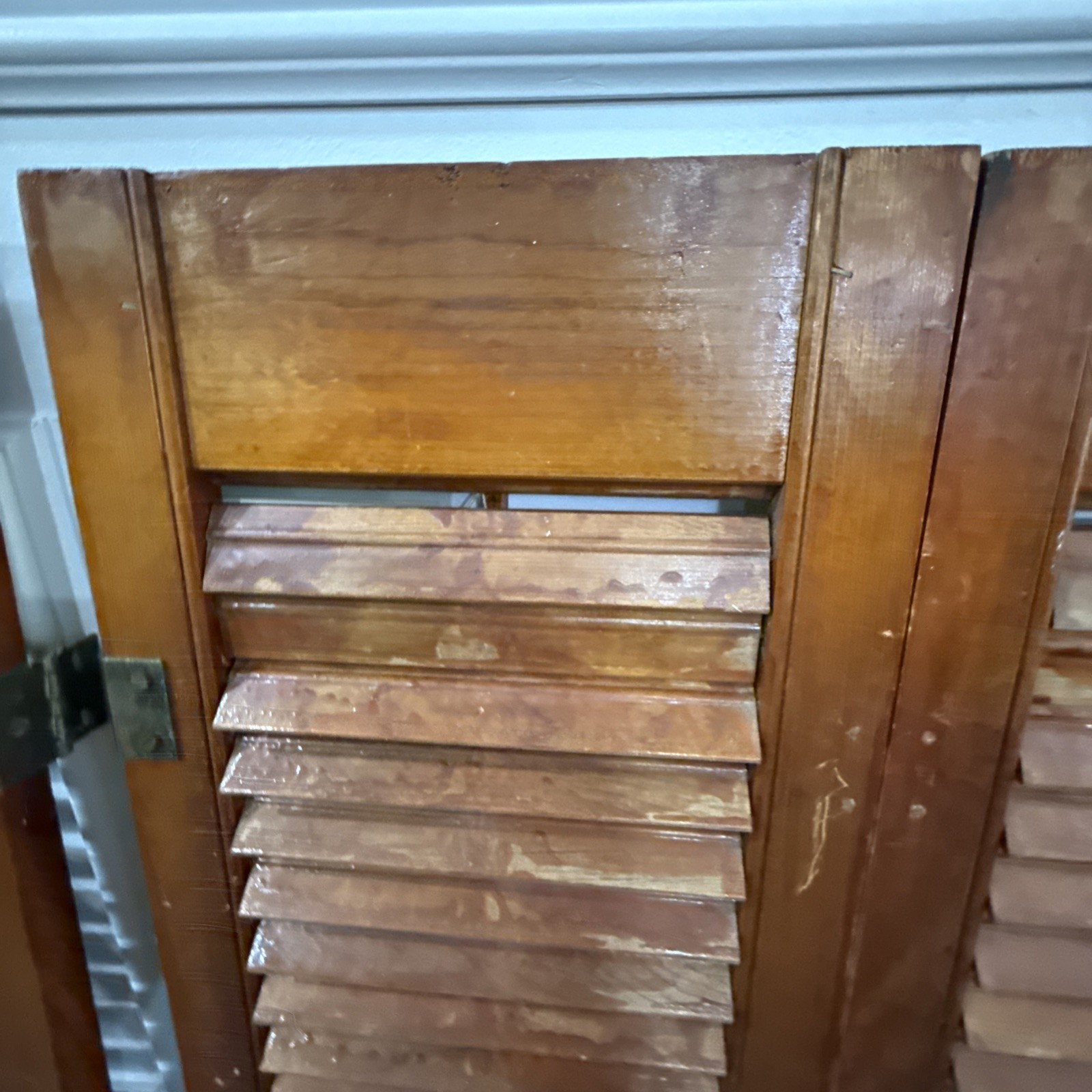 Vintage Plantation Window Shutters 2 Sets 28”Hx39”W Wood Interior Louver Brown.