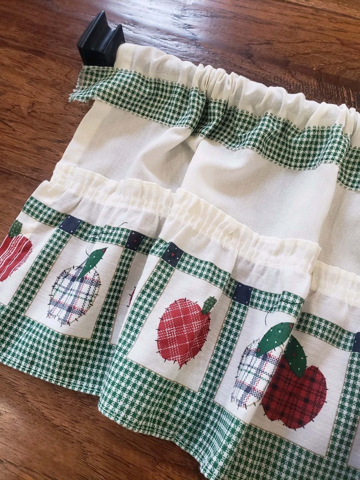 VTG Apple Valance Curtain Kitchen Green Red Farmhouse Country Cabin 50×11.5″ USA