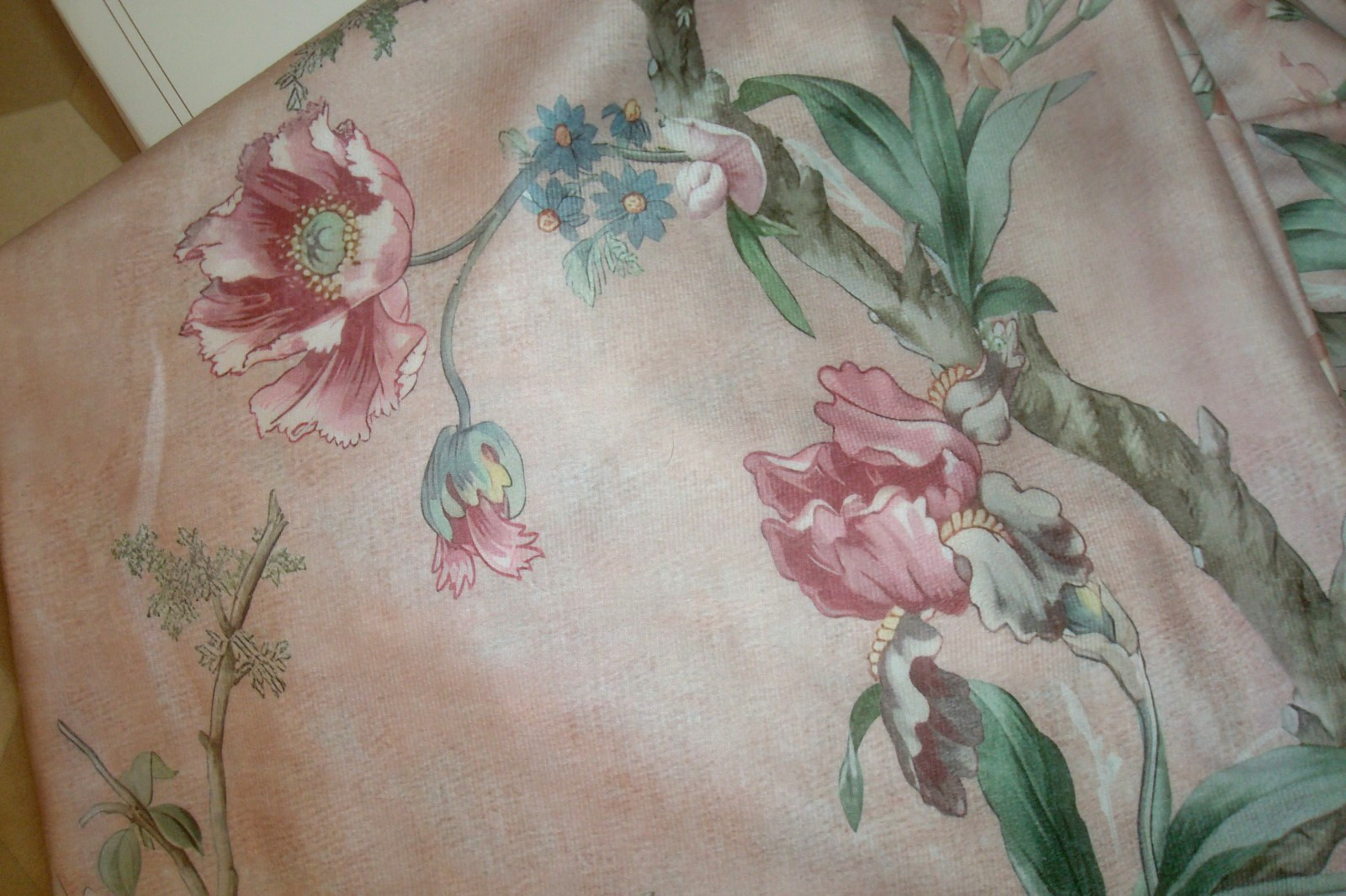 NWT Callisto Home Window Panel Curtains 2 pc Floral Scroll Lt Blush 38 x 96″ lg