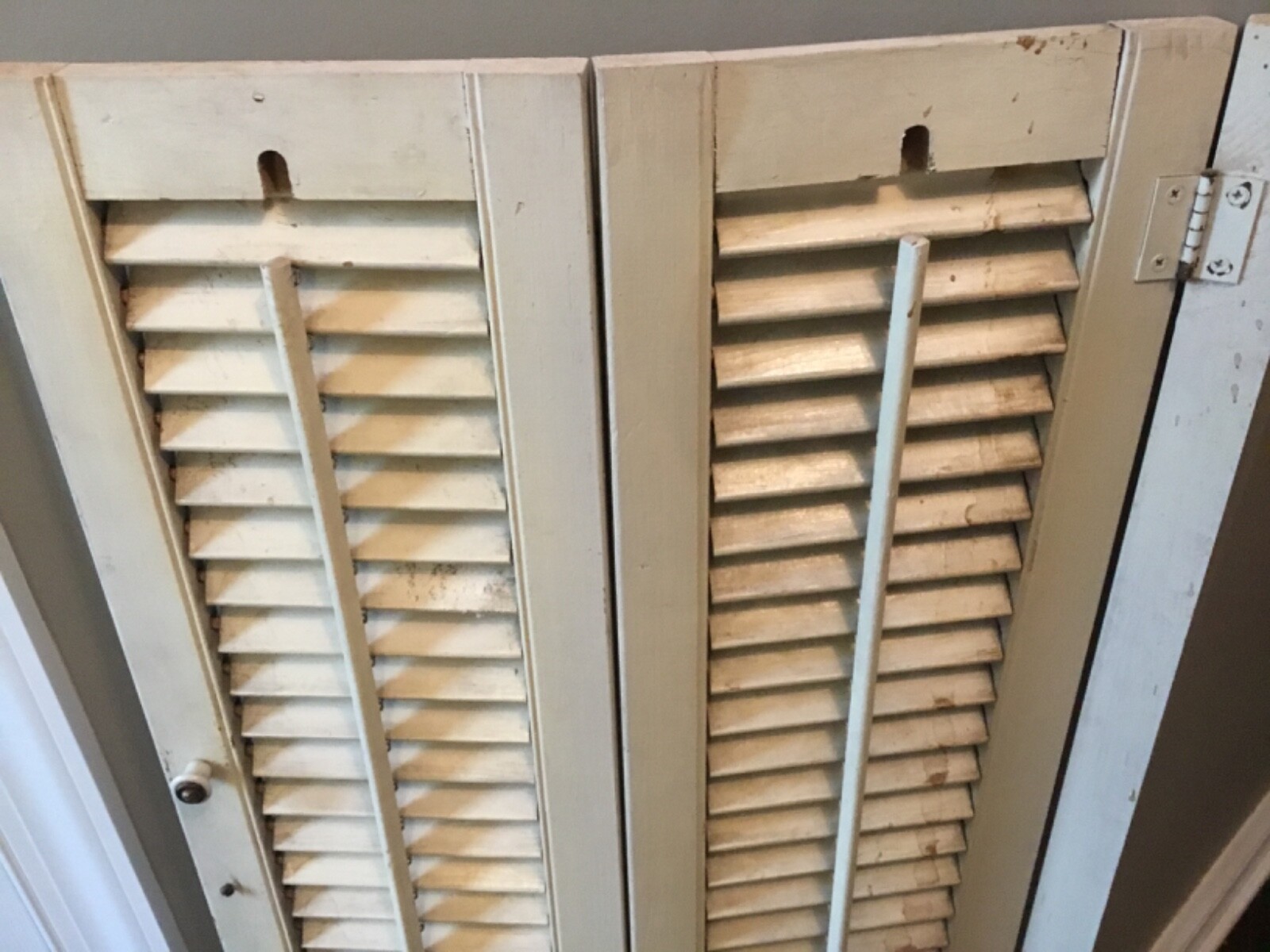 Vtg WINDOW SHUTTER Wooden interior LOUVER Plantation 33.75 Wx 18”T Chippy shabby