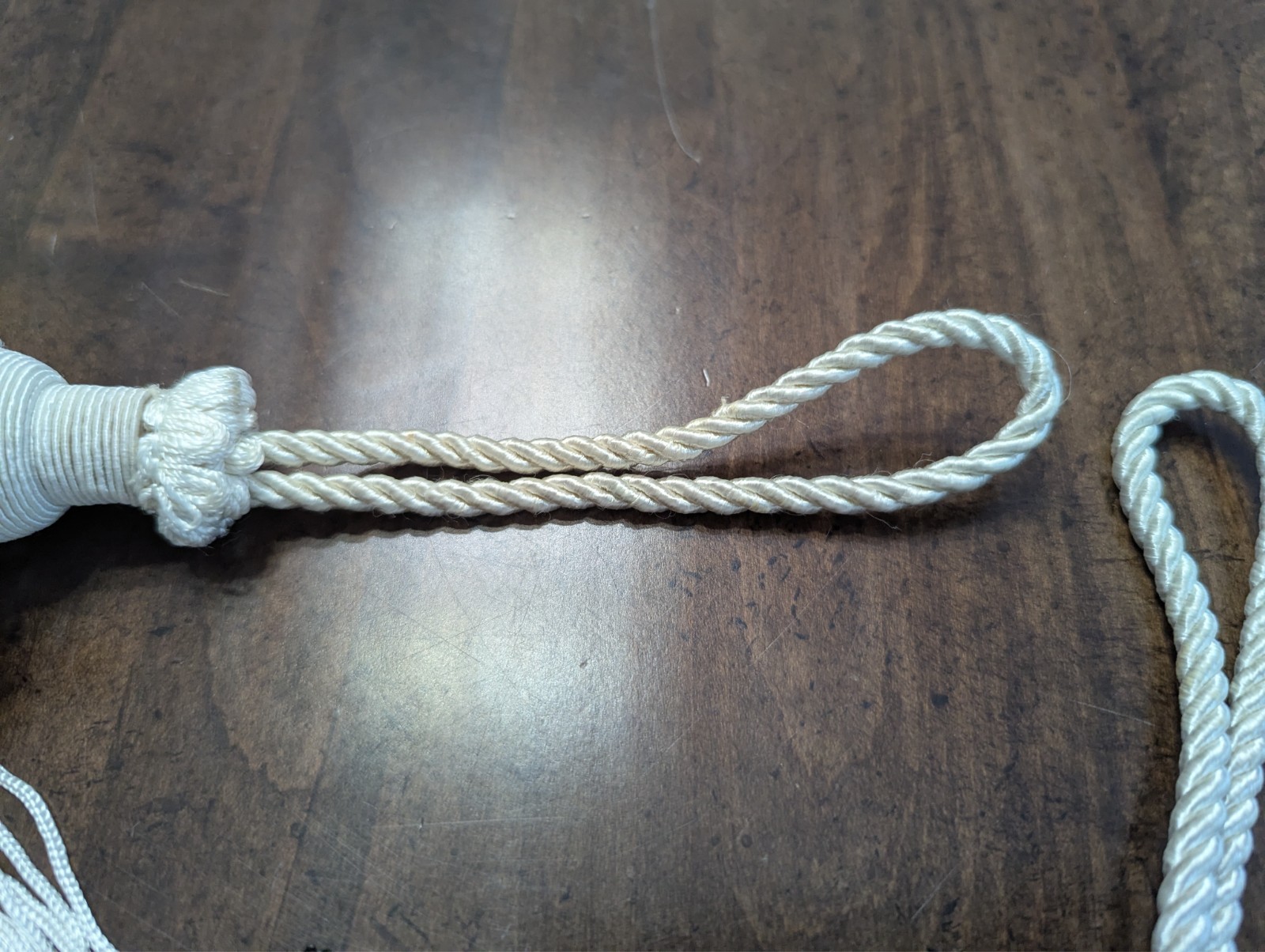 2/6″ long Polyester/Rayon IVORY Tassels w/4.5″ Short Cords x DECOR projets NEW