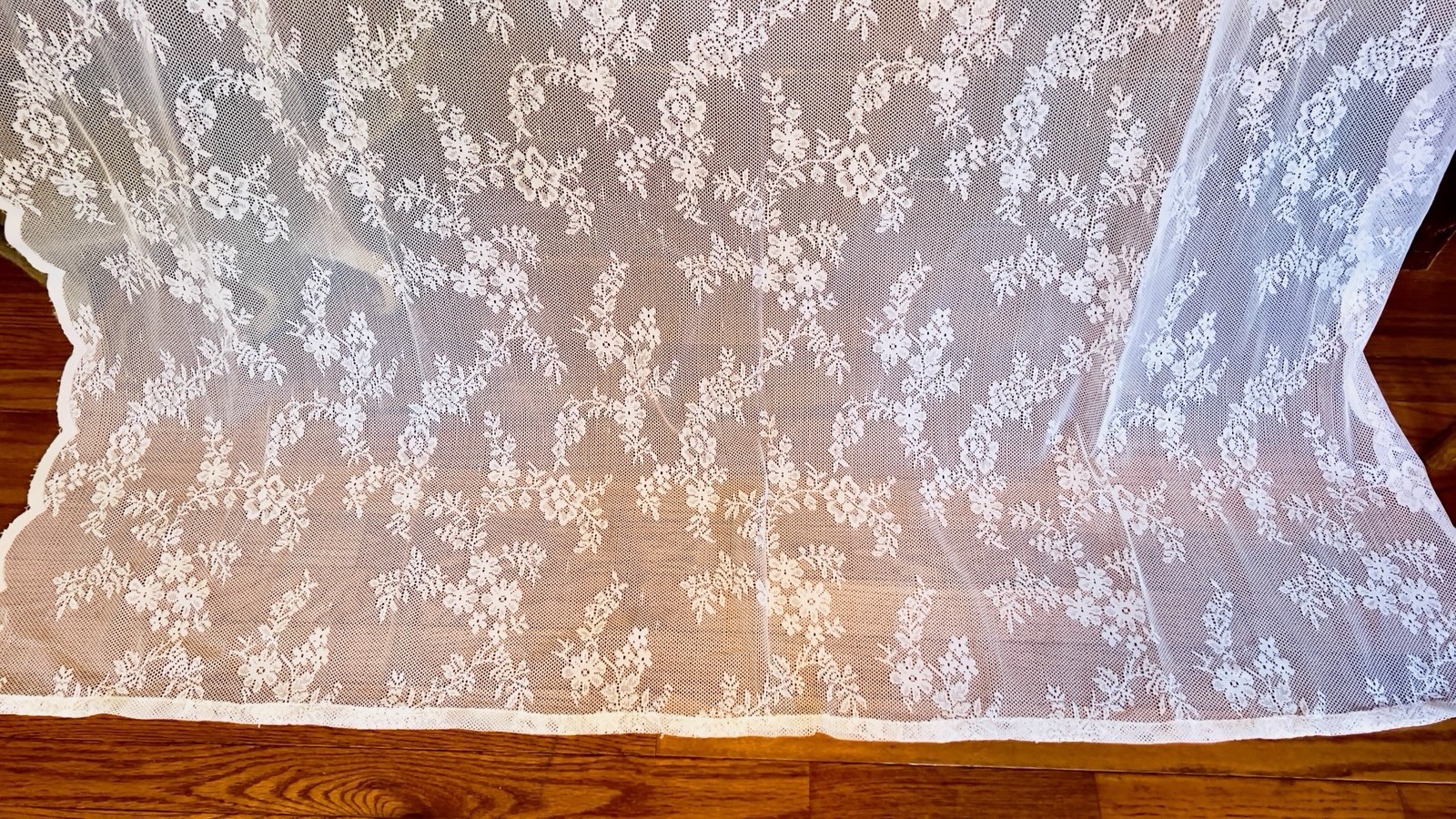 1 of 16 VTG WHITE ROSE FLORAL NET LACE CURTAIN PANELS SCALLOPED SIDES 60×87 8 PR