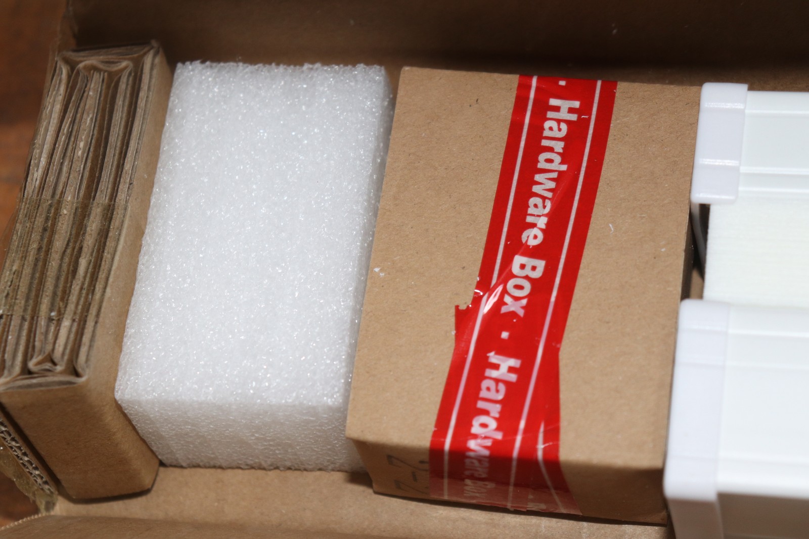 Cordless Light Filtering Cellular Shades Snow Drift 22-1/2″ X 48″ CH02-D185-371