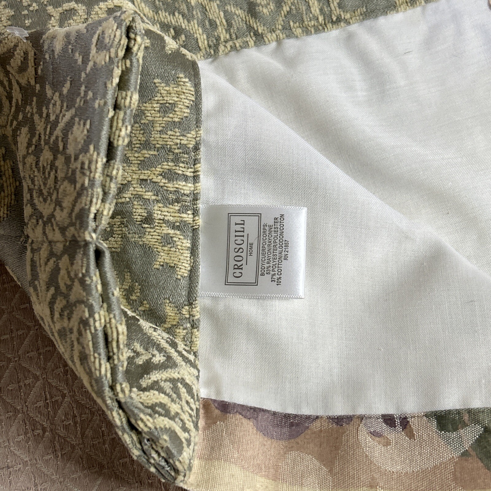 CROSCILL HOME Valance Patchwork Quilt/Tapestry Design 88″x17″ RN21857