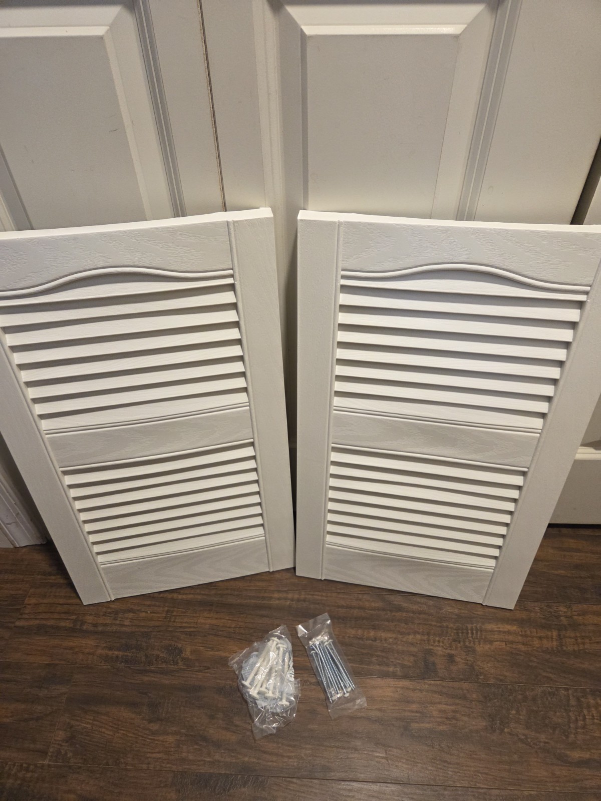14 1/2″W x 25″H Mid-America Vinyl, Standard Size Cathedral Top Center Shutters