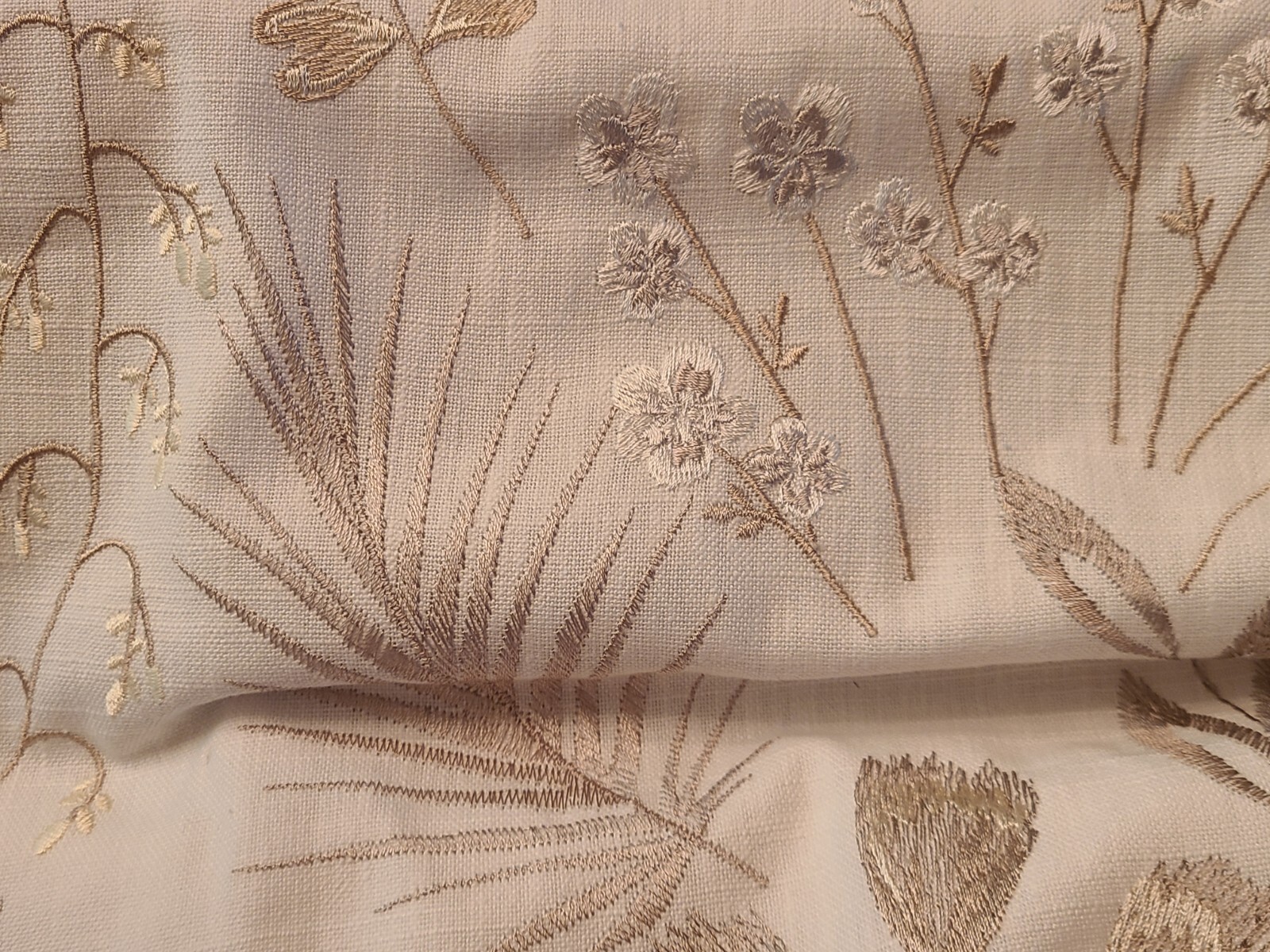 Lafayette Interior Designs Flat Fold Embroidery Cordless Roman Shade – Set Of 4