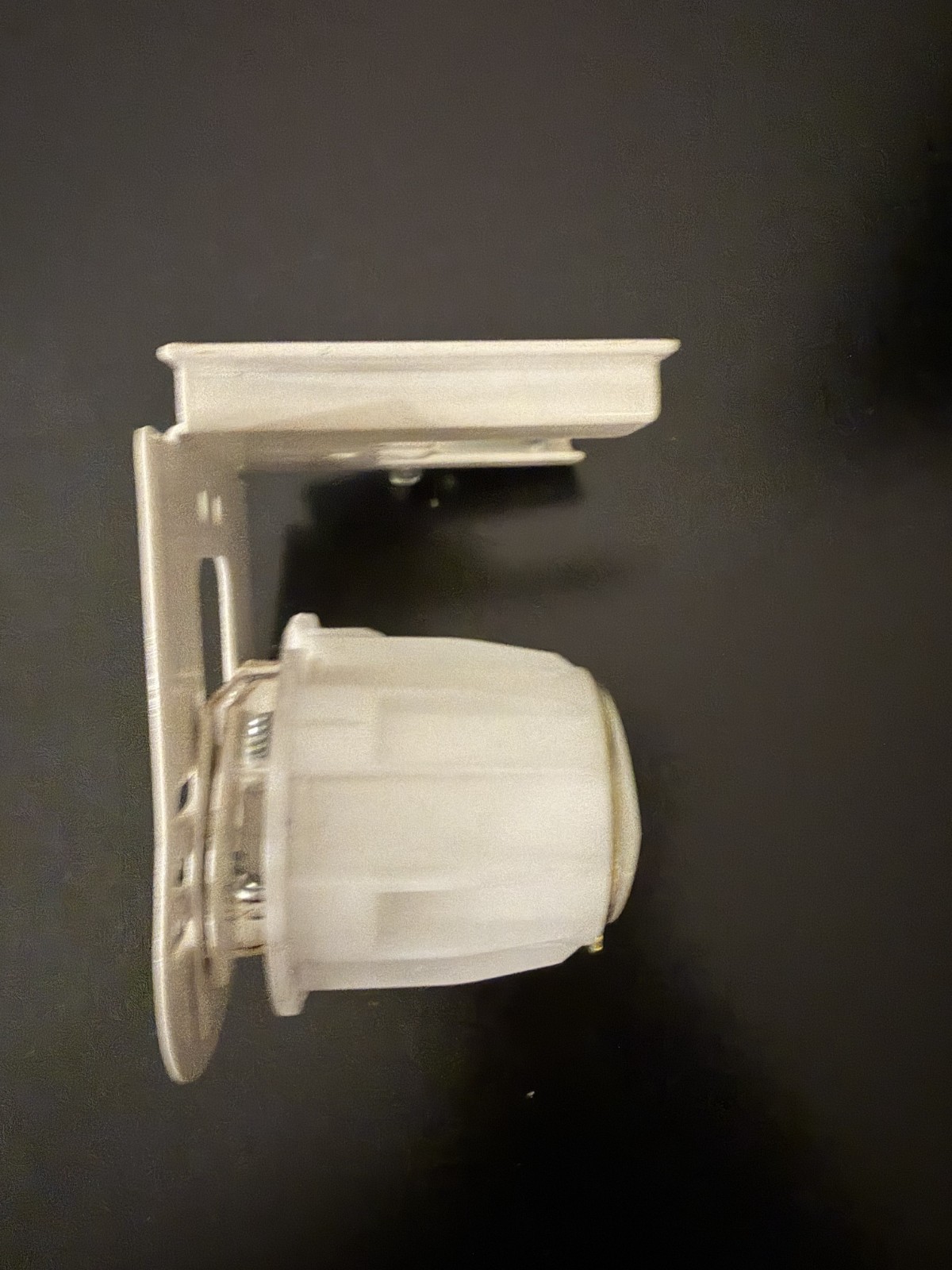 Lutron Celling SHADE BRACKET Right