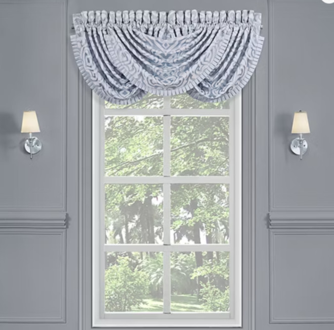 J. Queen Street Linda Rod Pocket Waterfall Valance 49 x33in Powder Blue
