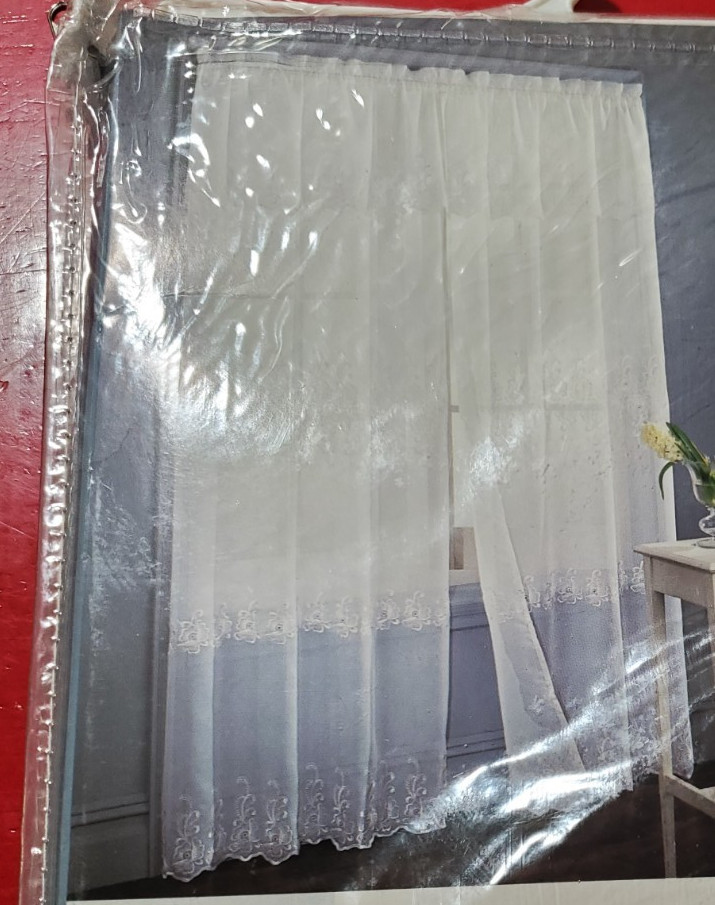 Avery 1 Panel with Attached Valance 40″ x 84″ L ~ NEW White Valance
