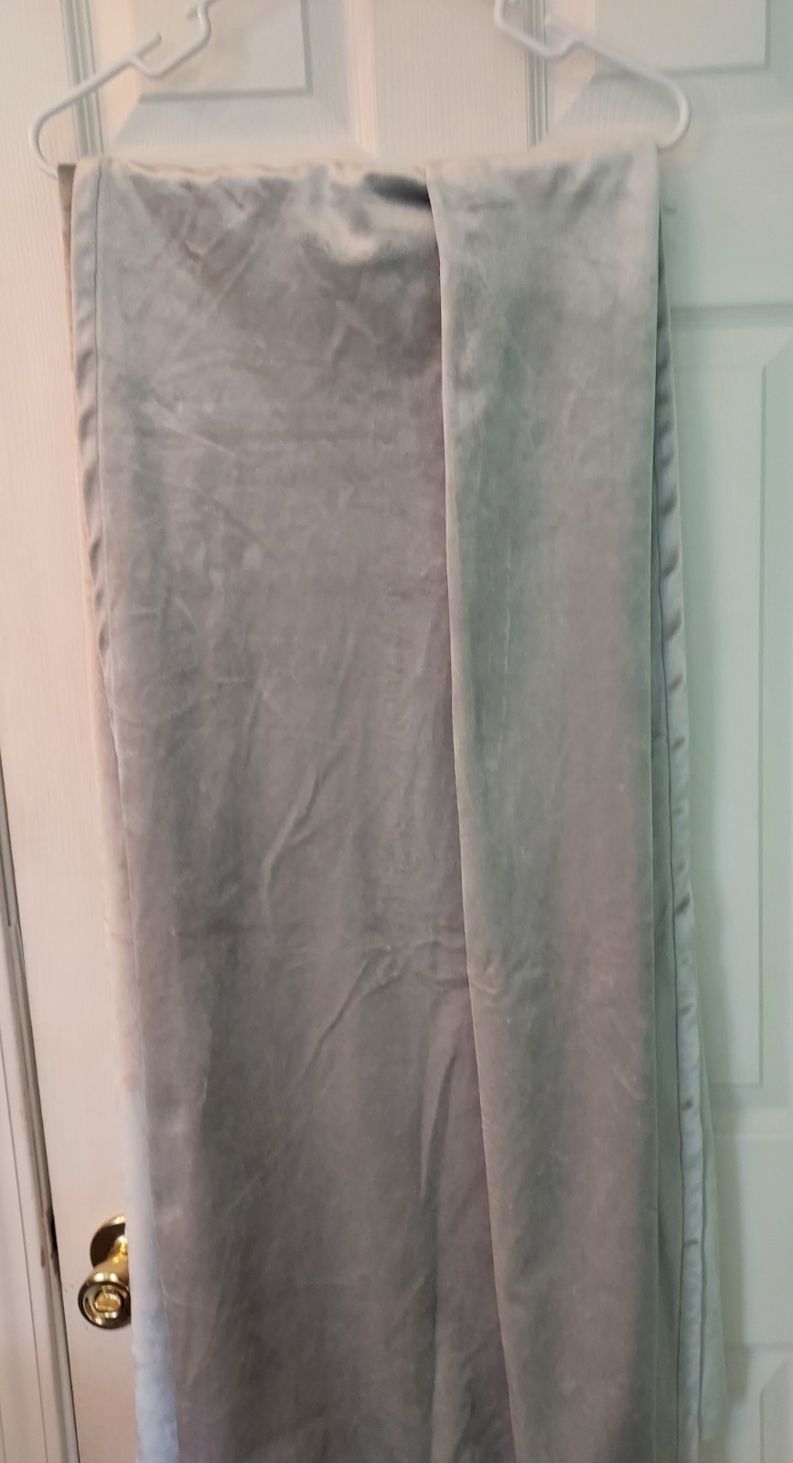 EUC! Set 2 Silver Velvety Curtain Panels 40×81″ By Rachel Roy Machine Washable