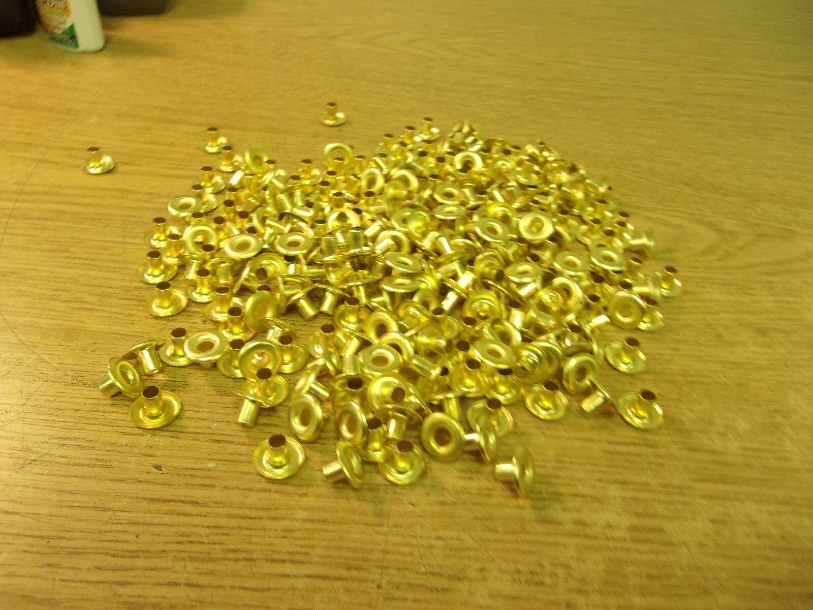 #0 Bronze Grommets Large Quantity