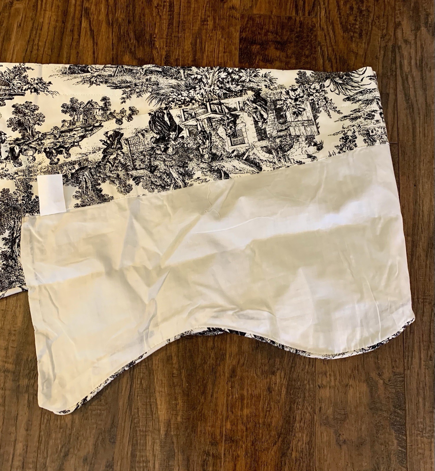 2 Black Toile Scalloped Valances 17.5×70 Each Vermont Country Store NWOT