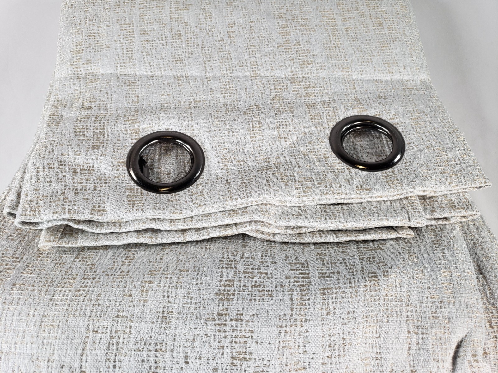 Jessica Simpson Tallulah Heathered Texture Ultimate Blackout Curtains 38″ x 96″