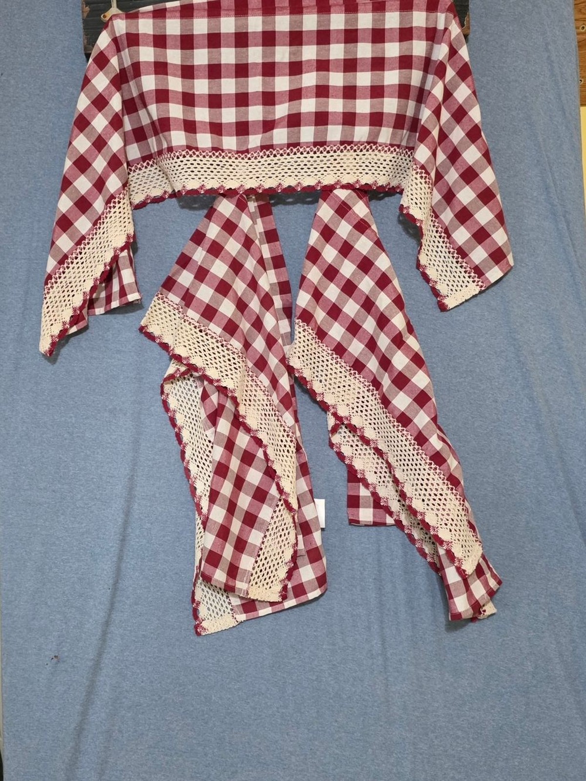 4 Piece Buffalo Plaid. 3 Valances 57.5×14.5 In. Table Cloth 41×62