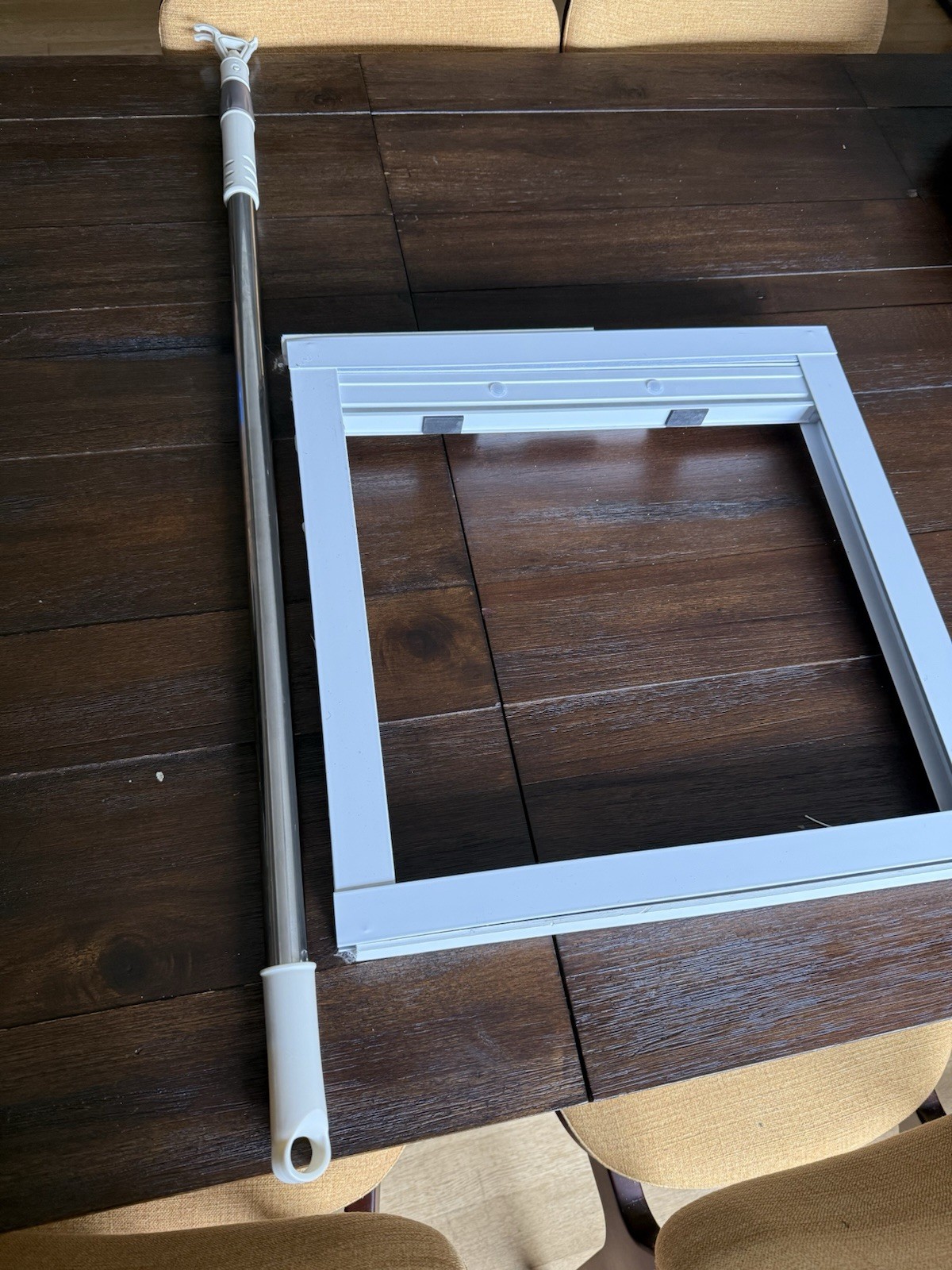 Skylight Cellular Shade – 18” X 17”5 Includes Reaching Pole