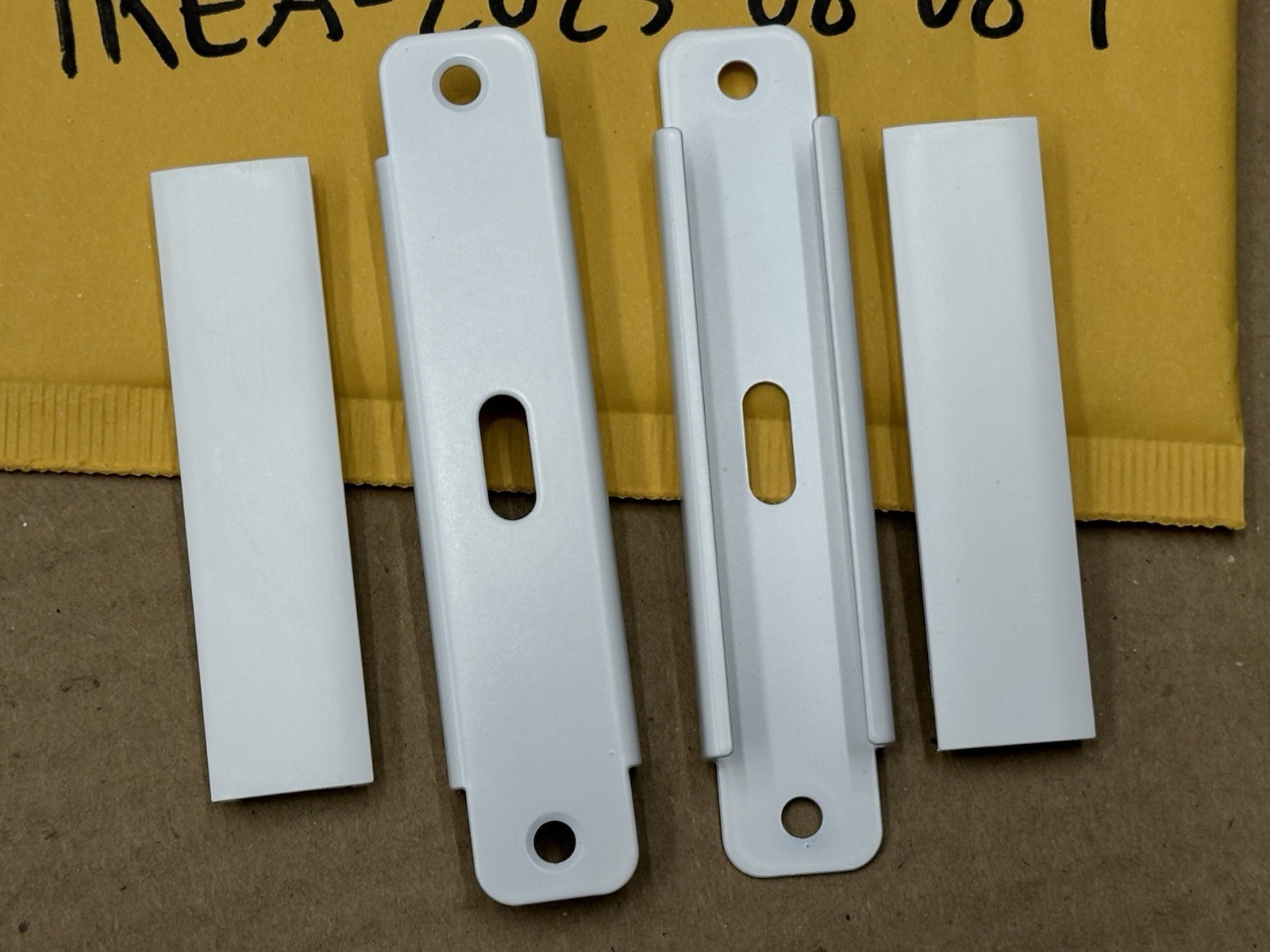 Ikea VIDGA 2 x Ceiling Brackets for 2 Curtain Rails, White 205.860.76 – NEW