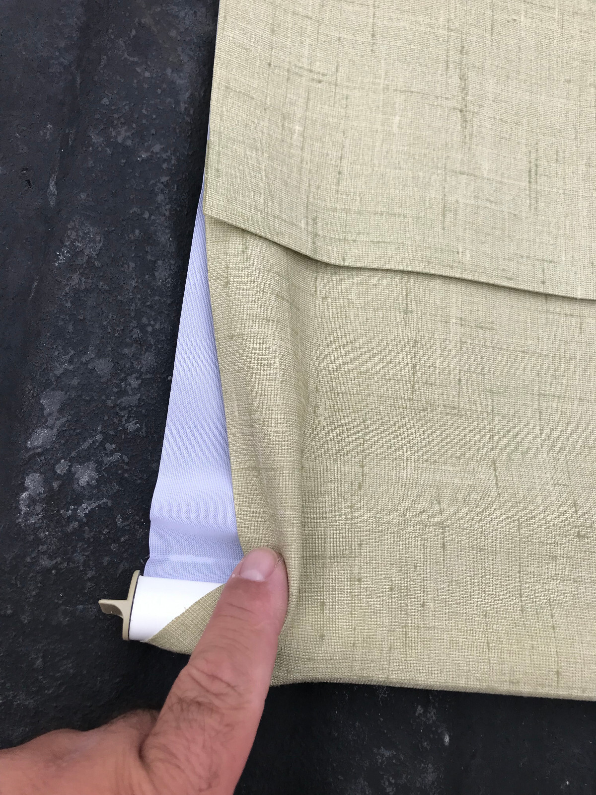 Hunter Douglas Vignette Roman Shade light green 32 width by 56 height