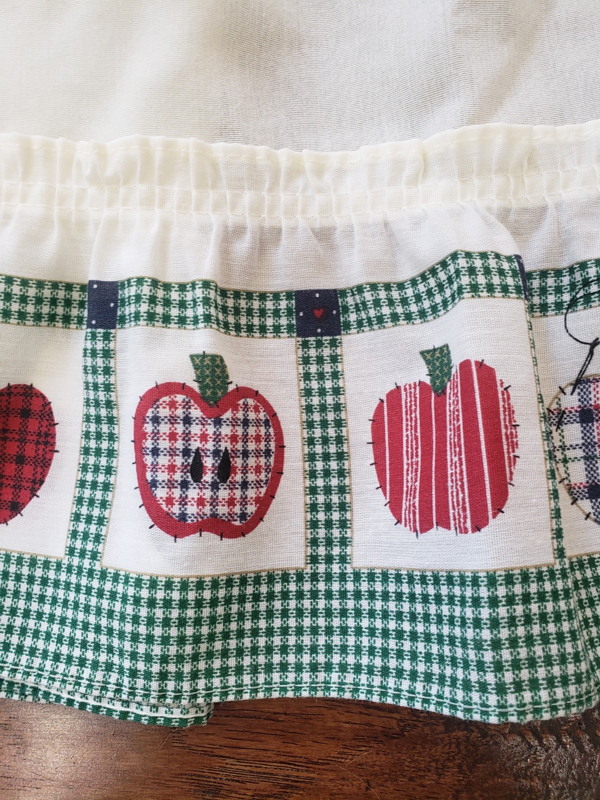 VTG Apple Valance Curtain Kitchen Green Red Farmhouse Country Cabin 50×11.5″ USA