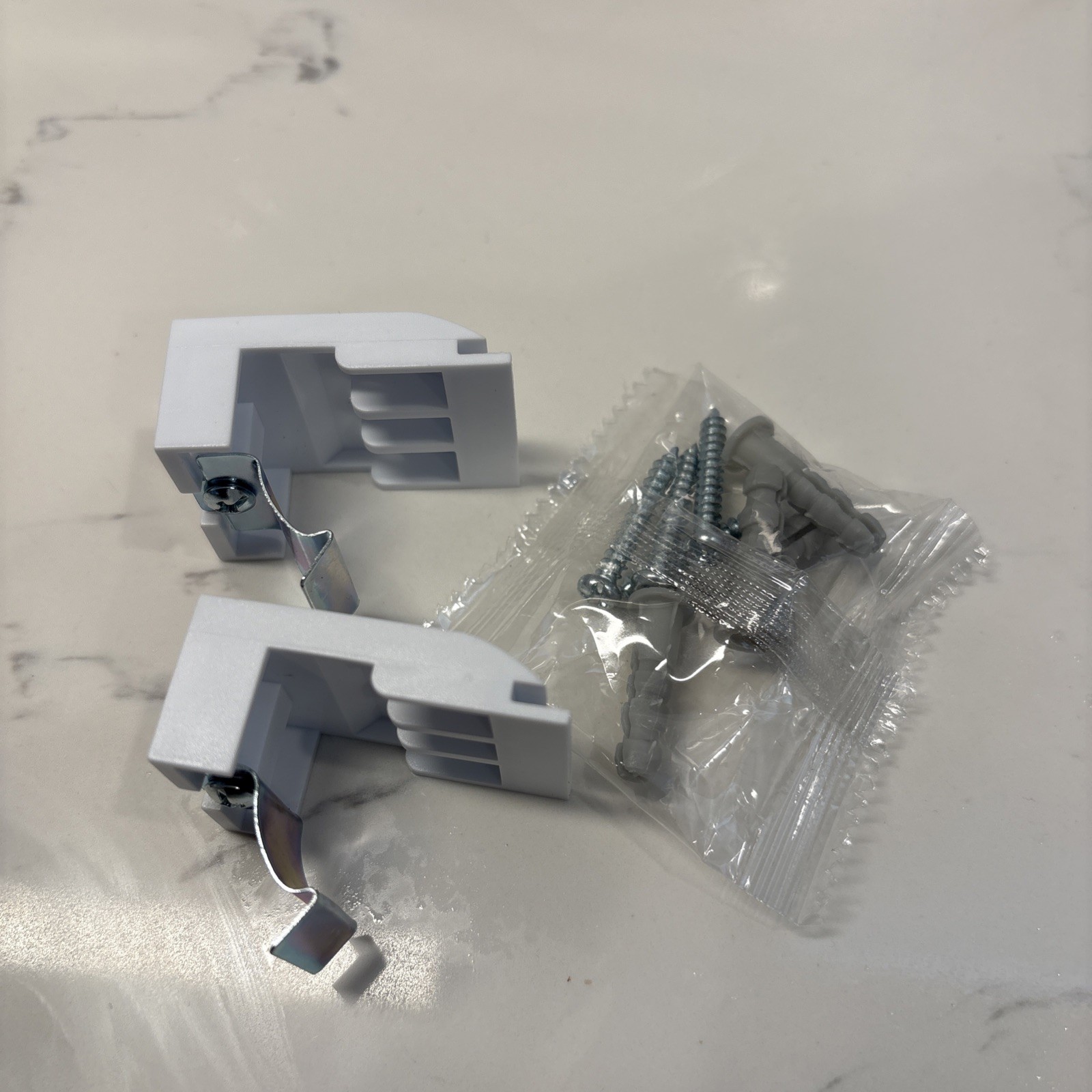 2 Pack Mounting Bracket with Metal Clip, Cordless Honeycomb Cellular Shade Brckt