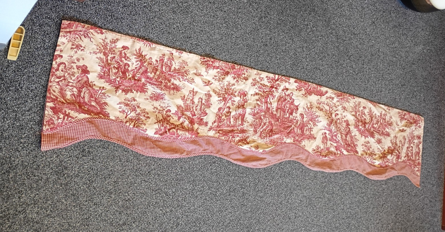 Vtg Waverly Red Toile French Country Life Valance Scalloped 74″ x 17″