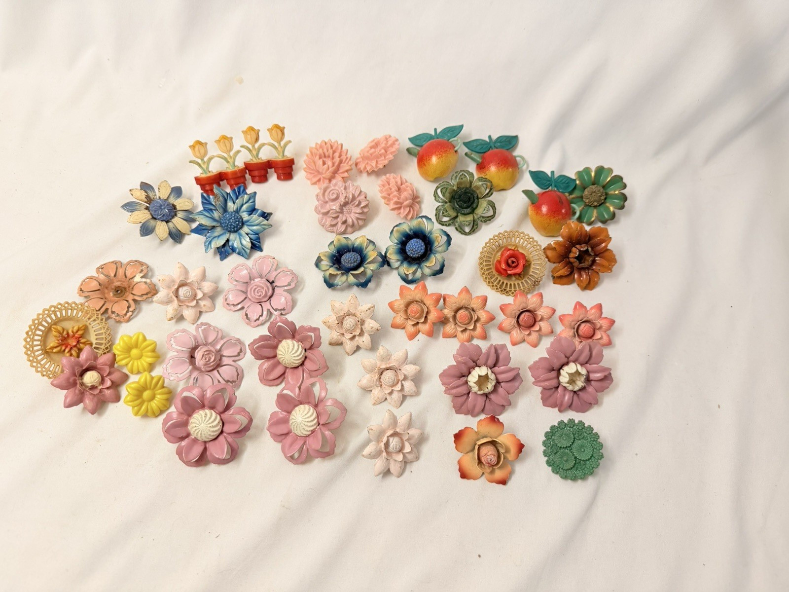 Old Vintage Curtain Drapery Push Pin Tie Backs Metal Lot Floral Flowers Apple