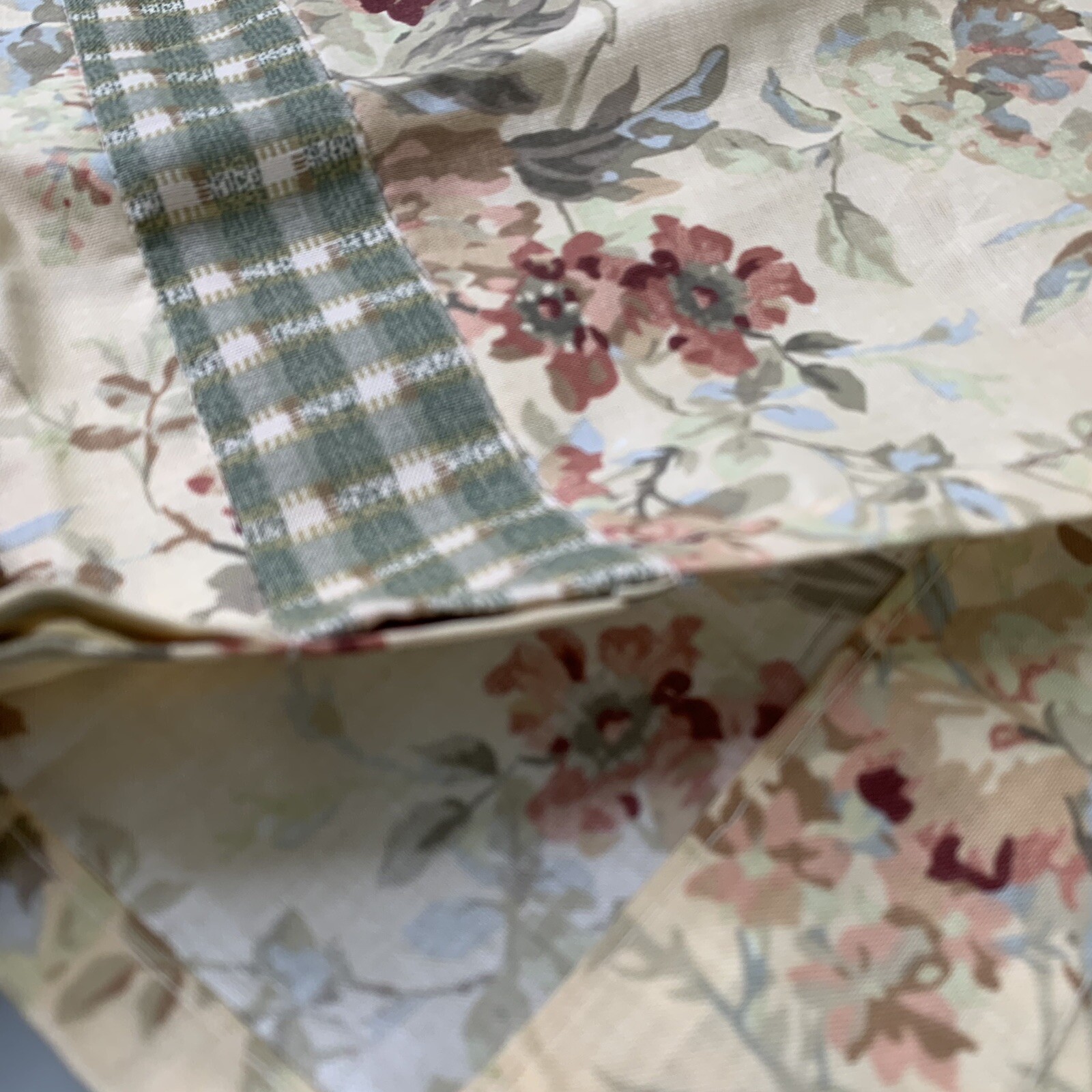 JC Penney Home Collection One Tier Curtain Pair Reese Floral Beige NIP New