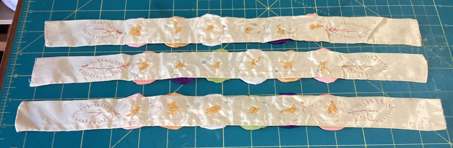 Yo Yo Vintage Curtain Tiebacks Satin Flowers French Knot Centers Embroidery Set