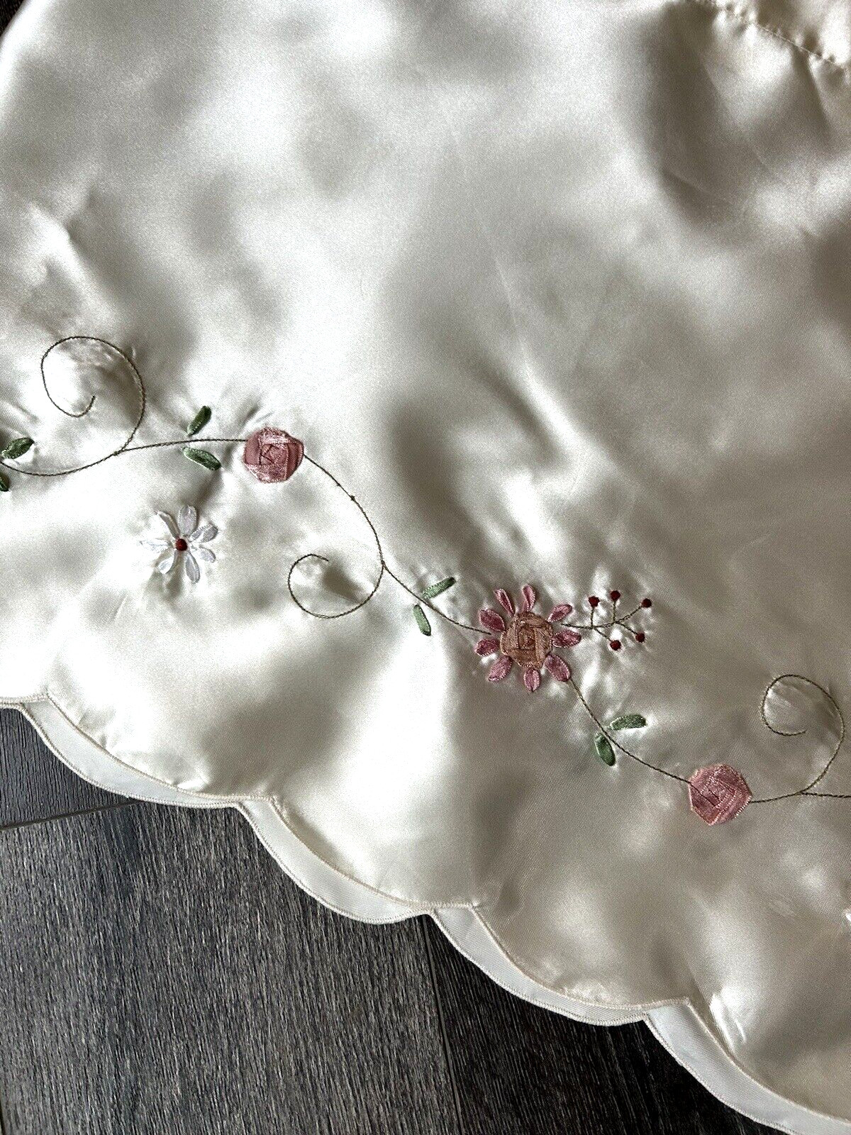 Satin Window Valance Cream with Embroidered Flowers 17 x 82 Inches (*33)