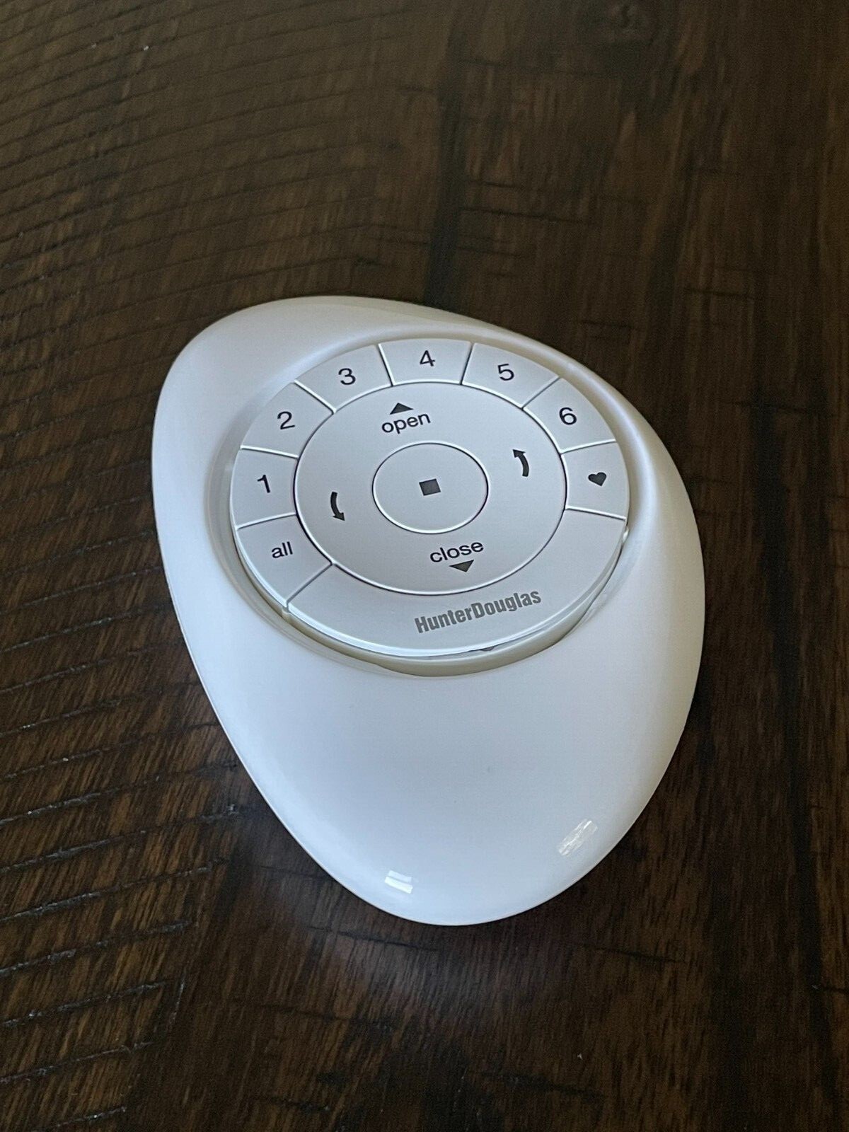 Hunter Douglas Powerview New White Remote with white pebble