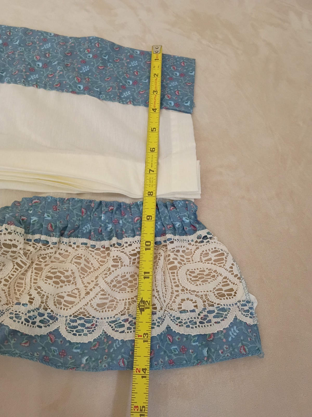 JCPenney Vintage Ivory Window Valance Gathered Blue Floral Lace Cottage Country